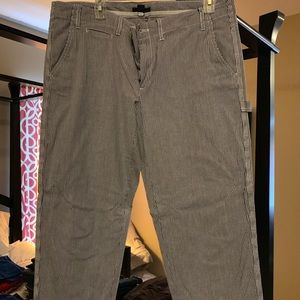 White and blue cropped pants